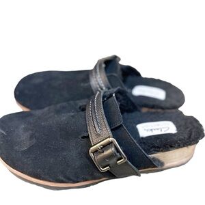 Clarks Women's Brynn Slide Black Suede Fluffy Lining Mule Clog Shoe Size 7‎